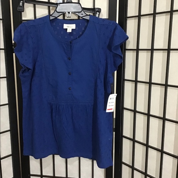 NWT Style & Co Short Sleeve Shirt. Navy Peony - Picture 2 of 3